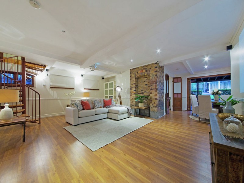 564 Vulture Street East, East Brisbane QLD 4169