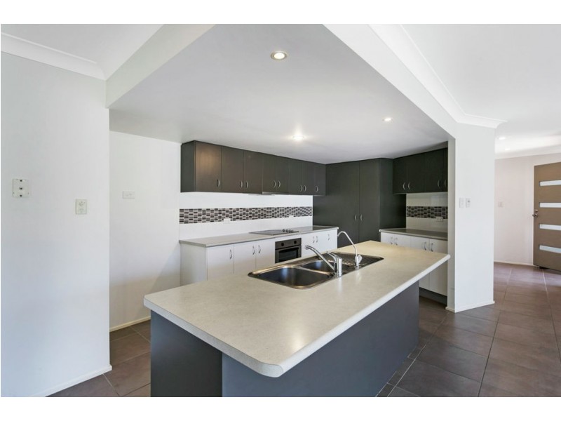 10 Dawson Drive, Manly West QLD 4179