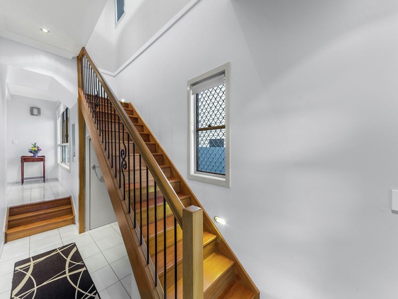 44 BUDERIM STREET, Manly QLD 4179