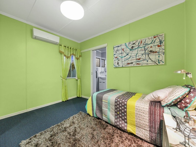 7 Brockworth Street, Wynnum West QLD 4178