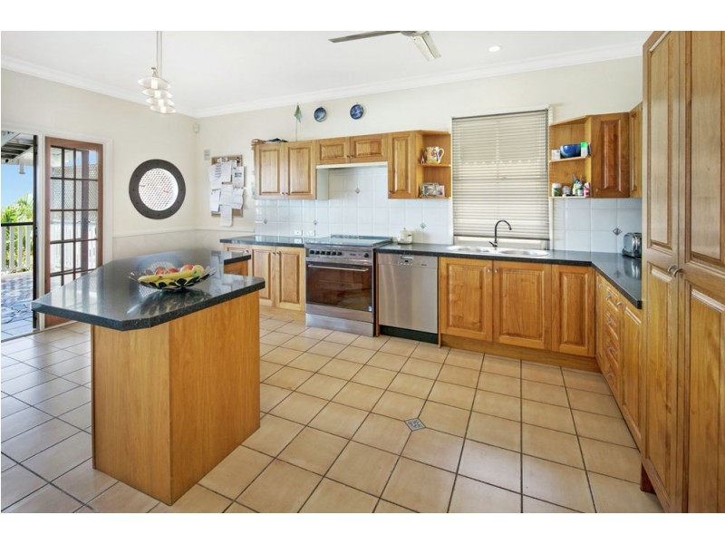 28 Kingsley Tce, Wynnum QLD 4178