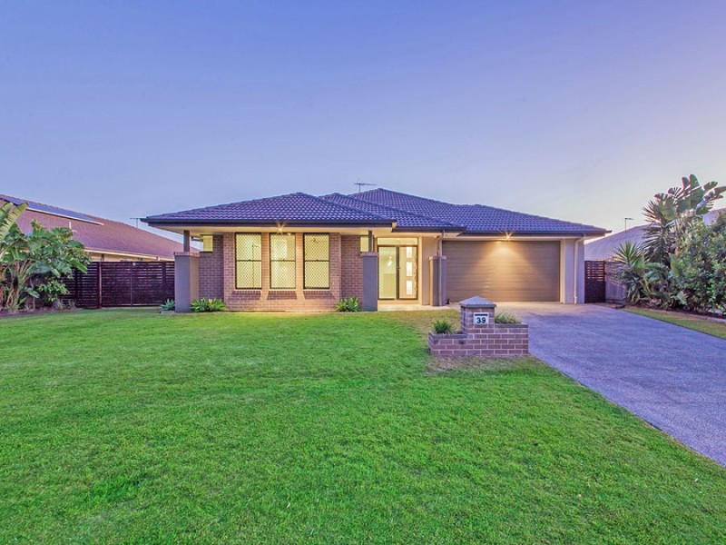 39 Higgs Circuit, Wynnum West QLD 4178