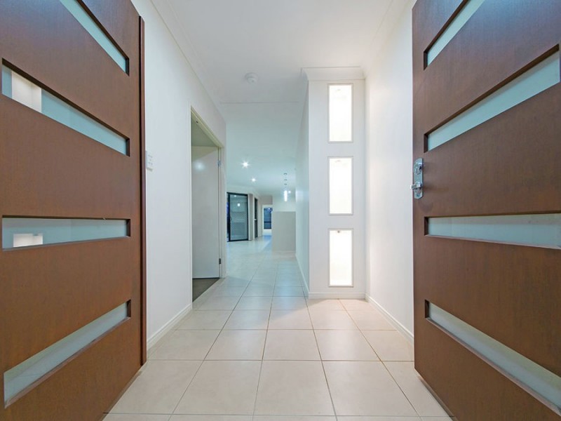 39 Higgs Circuit, Wynnum West QLD 4178