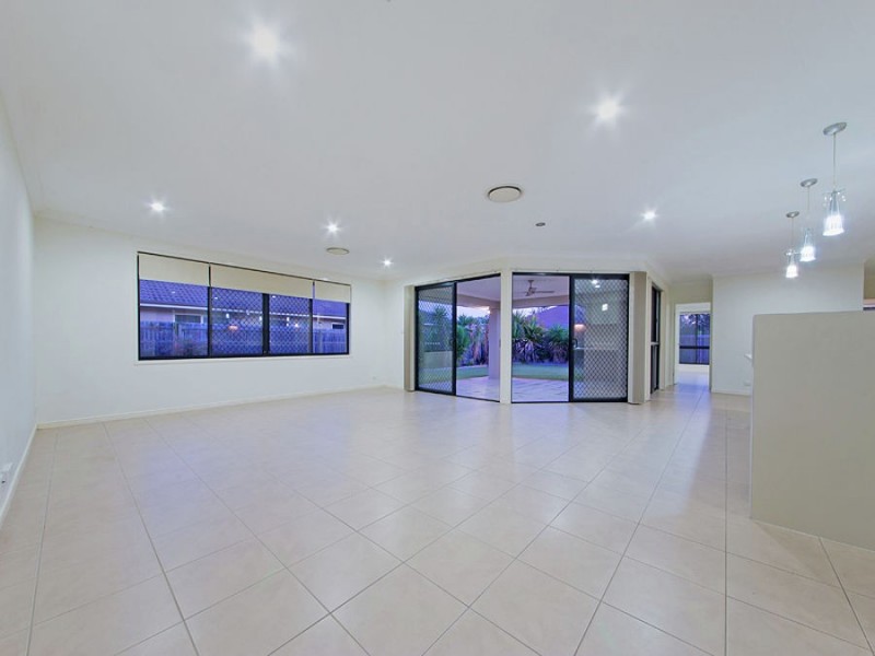 39 Higgs Circuit, Wynnum West QLD 4178