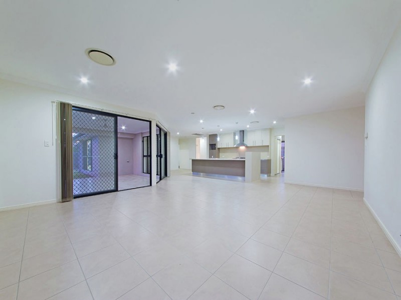 39 Higgs Circuit, Wynnum West QLD 4178