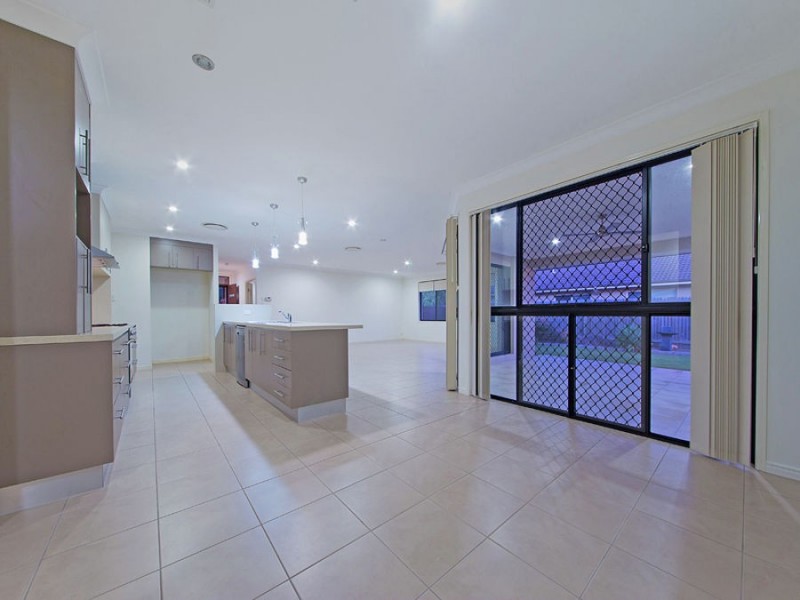 39 Higgs Circuit, Wynnum West QLD 4178