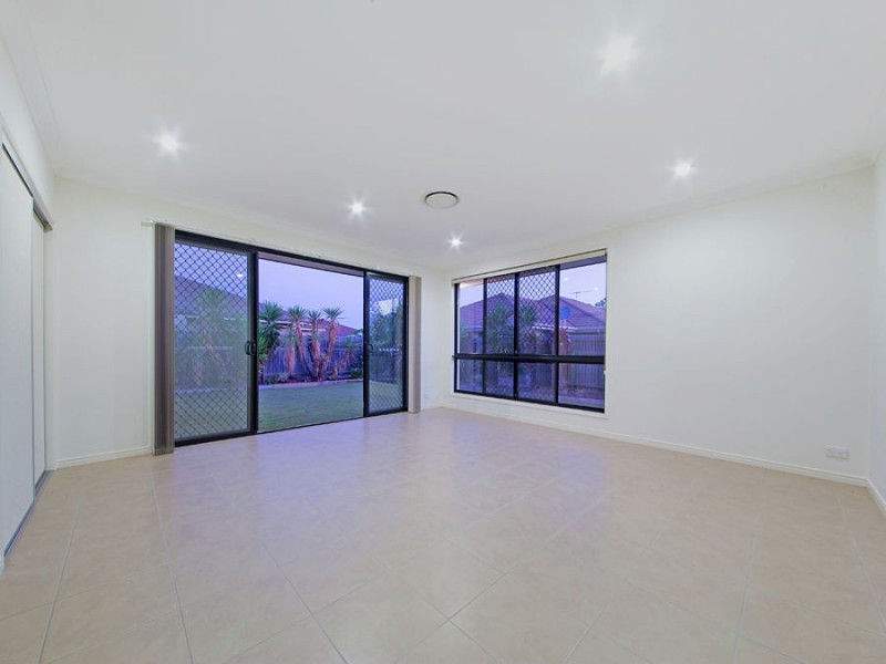 39 Higgs Circuit, Wynnum West QLD 4178
