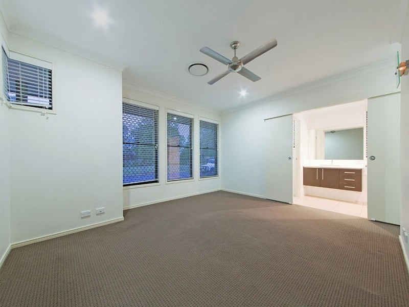 39 Higgs Circuit, Wynnum West QLD 4178