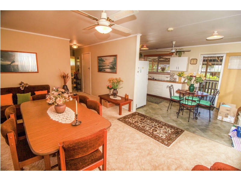 19 Kenmar St, Wynnum West QLD 4178