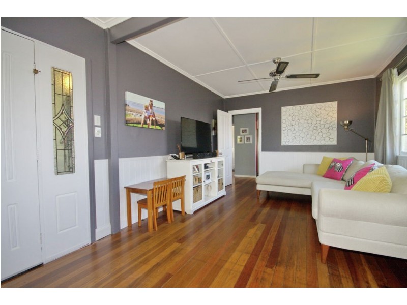 16 Harman Street, Manly QLD 4179