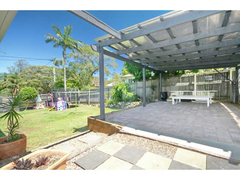 16 Harman Street, Manly QLD 4179