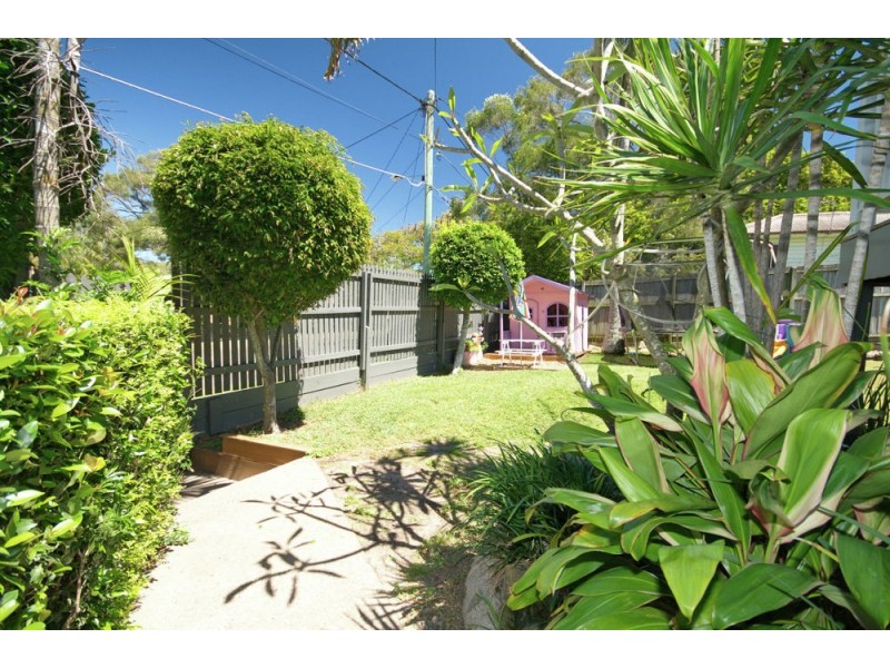 16 Harman Street, Manly QLD 4179