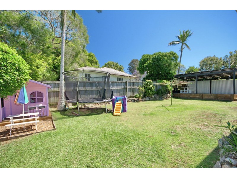16 Harman Street, Manly QLD 4179