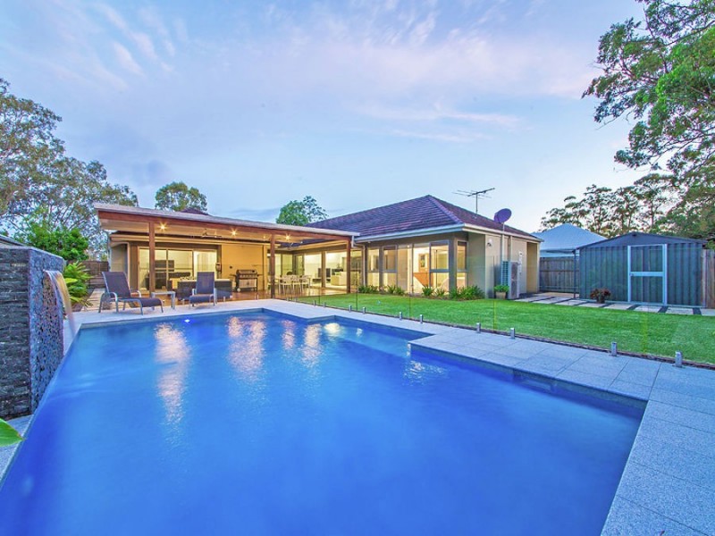 24 Barrington Crescent, Wakerley QLD 4154