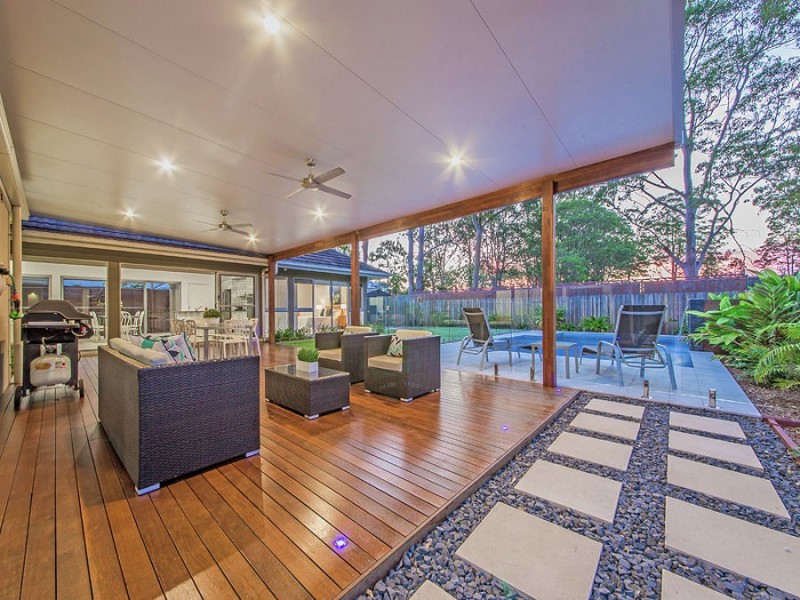 24 Barrington Crescent, Wakerley QLD 4154