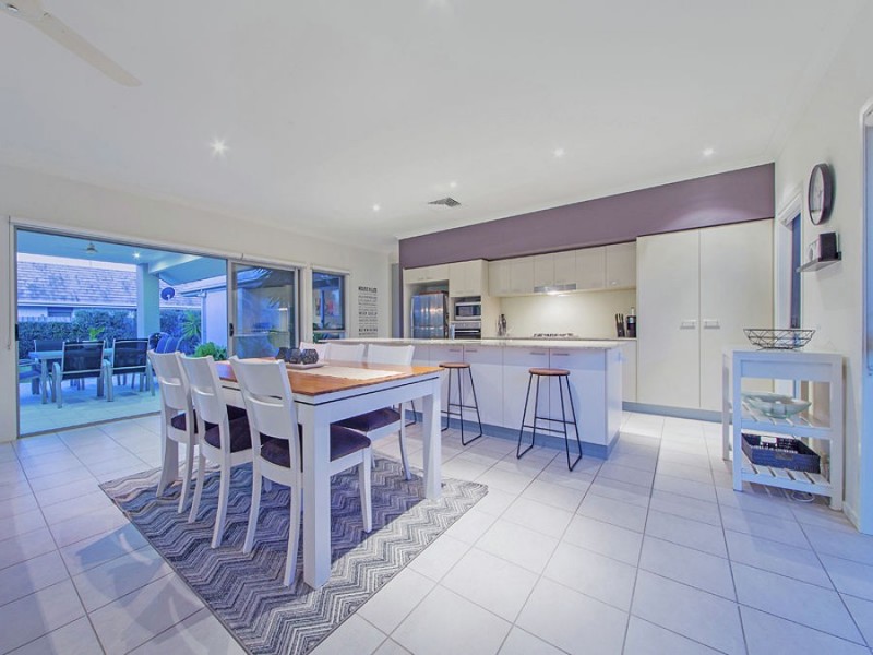 13 Macquarie Street, Wakerley QLD 4154