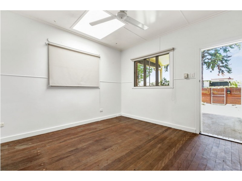 35 Tingalpa Street, Wynnum West QLD 4178