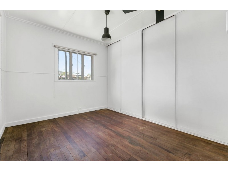 35 Tingalpa Street, Wynnum West QLD 4178