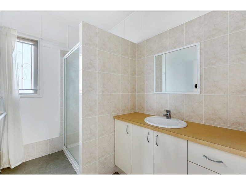 35 Tingalpa Street, Wynnum West QLD 4178