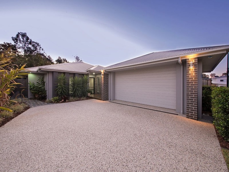 19 Gardenia Place, Wakerley QLD 4154