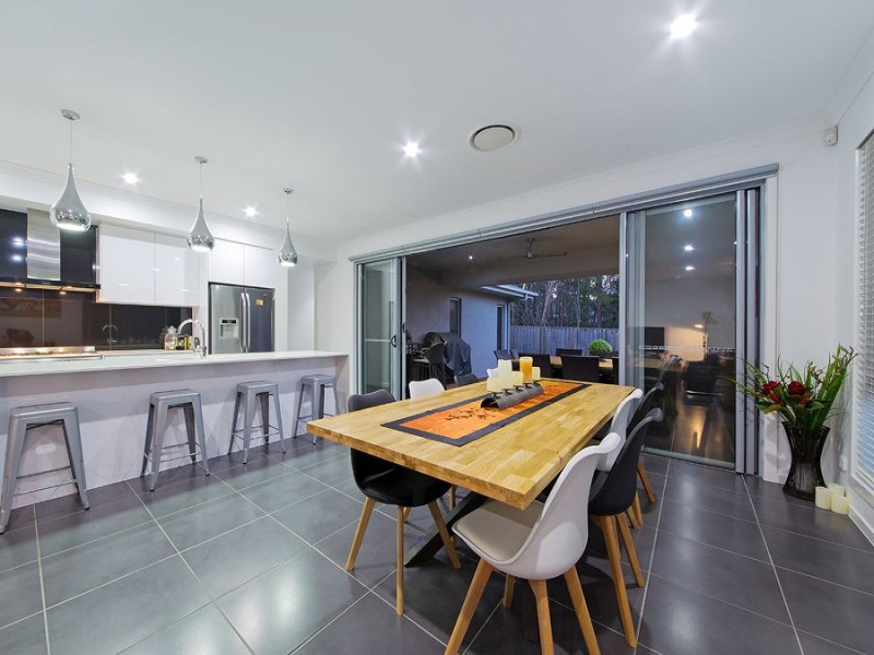 19 Gardenia Place, Wakerley QLD 4154