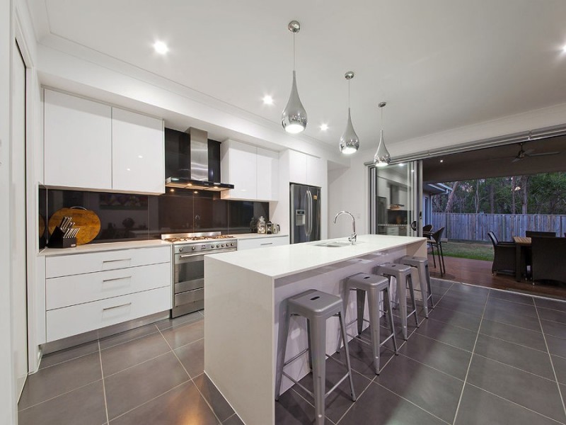 19 Gardenia Place, Wakerley QLD 4154