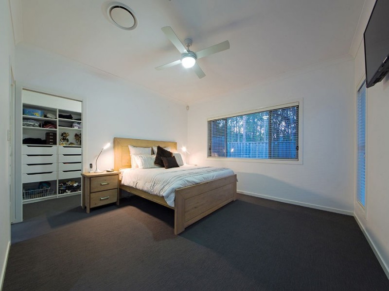 19 Gardenia Place, Wakerley QLD 4154