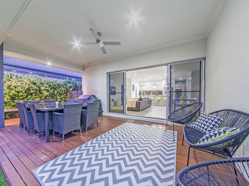 69 Foxwood Circuit, Wakerley QLD 4154