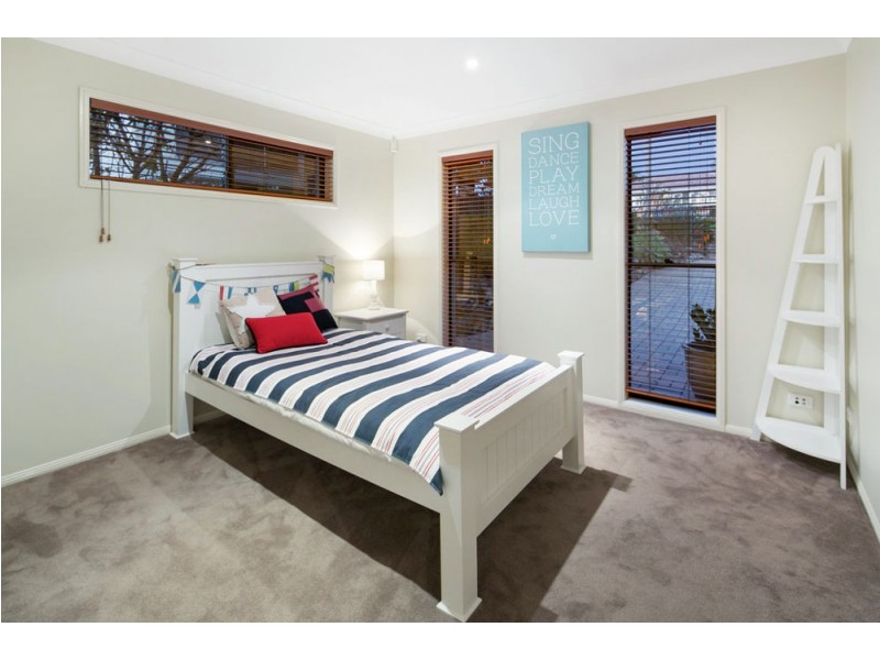 20 Banoon Drive, Wynnum QLD 4178