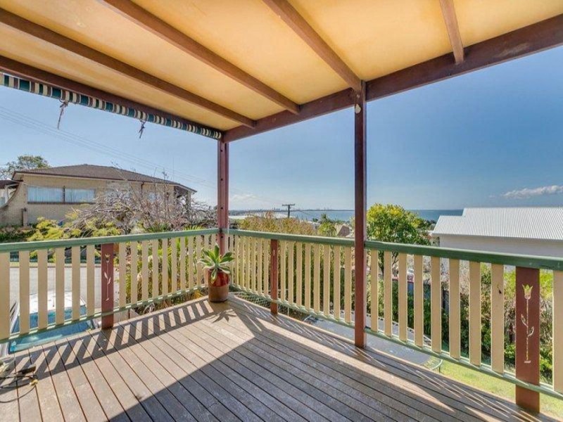 96 Carlton Terrace, Manly QLD 4179