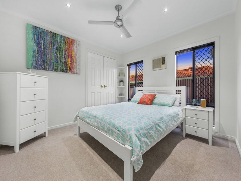 4 Jagarra Place, Sinnamon Park QLD 4073