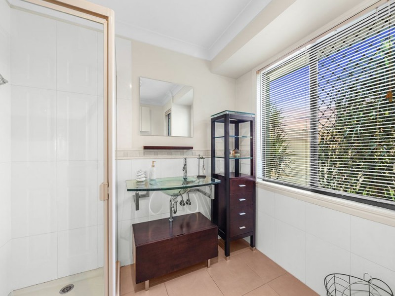 4 Jagarra Place, Sinnamon Park QLD 4073