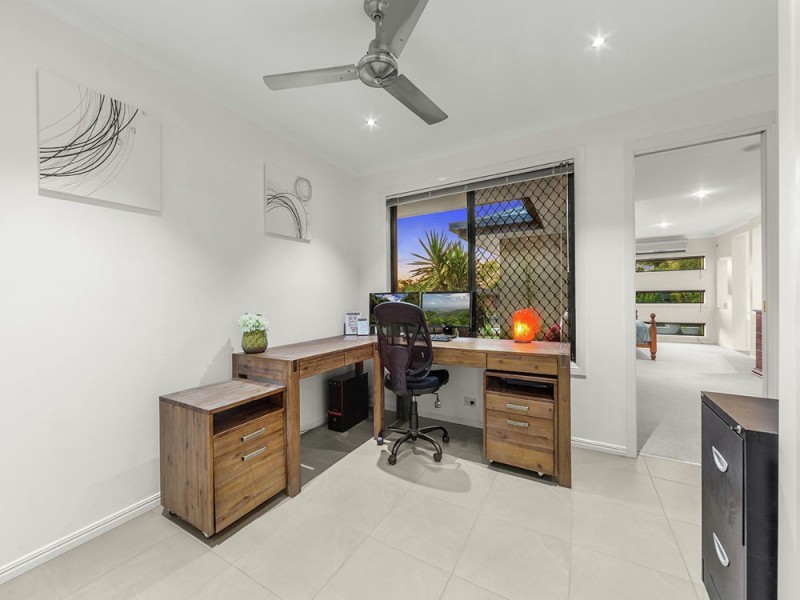 4 Jagarra Place, Sinnamon Park QLD 4073