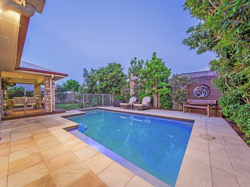 12 Blue Gum Place, Wakerley QLD 4154