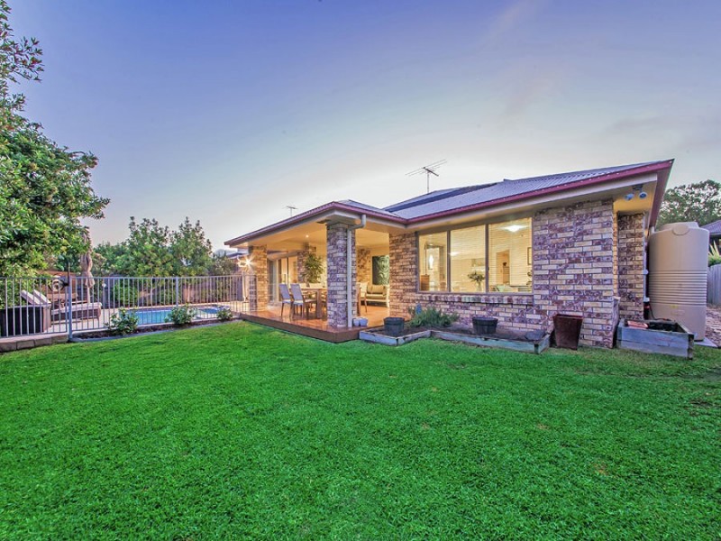 12 Blue Gum Place, Wakerley QLD 4154