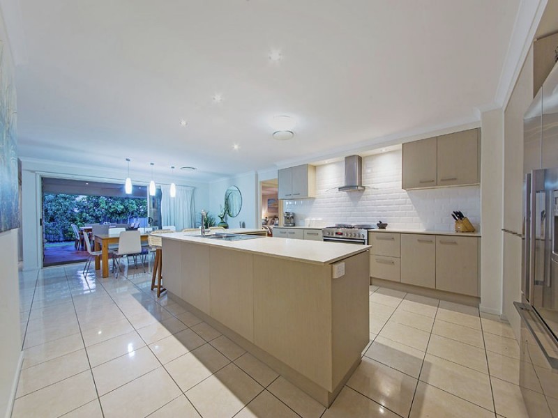 12 Blue Gum Place, Wakerley QLD 4154