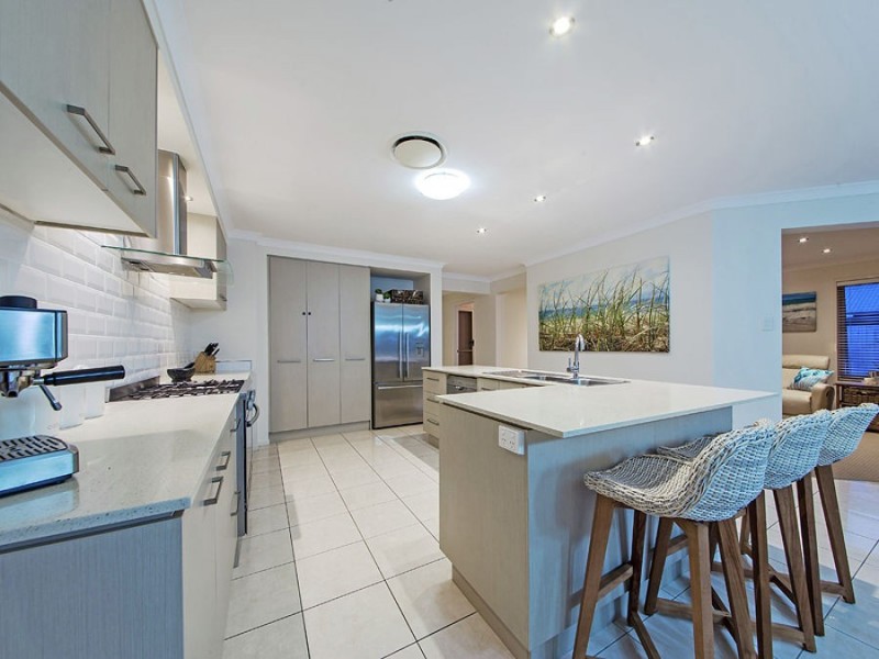 12 Blue Gum Place, Wakerley QLD 4154