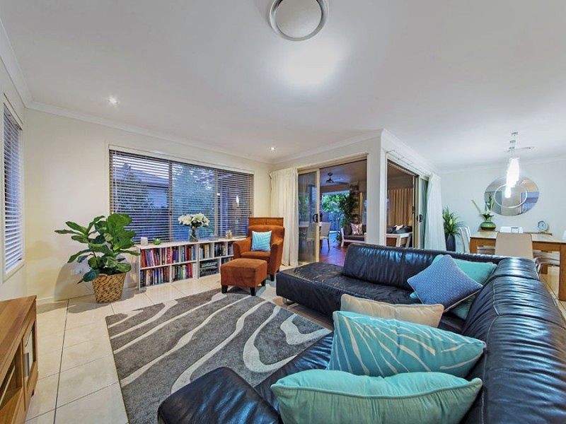 12 Blue Gum Place, Wakerley QLD 4154