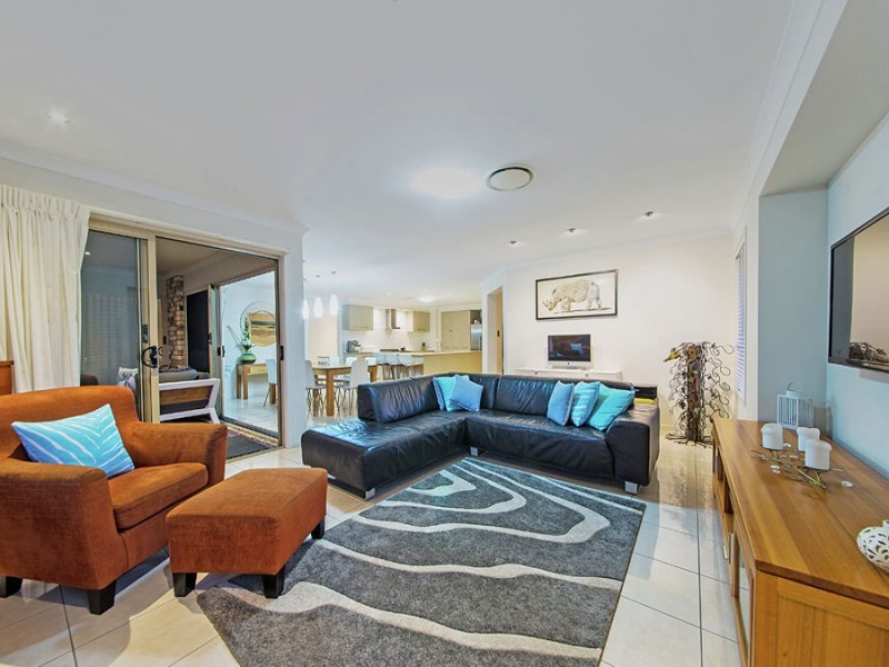 12 Blue Gum Place, Wakerley QLD 4154