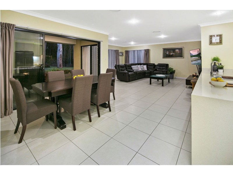 27 Bridgewater Pl, Lota QLD 4179