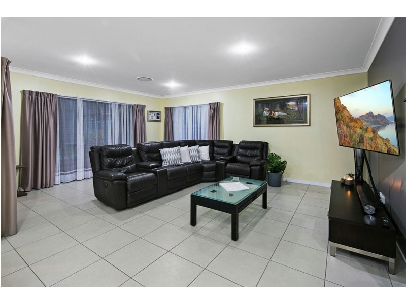 27 Bridgewater Pl, Lota QLD 4179