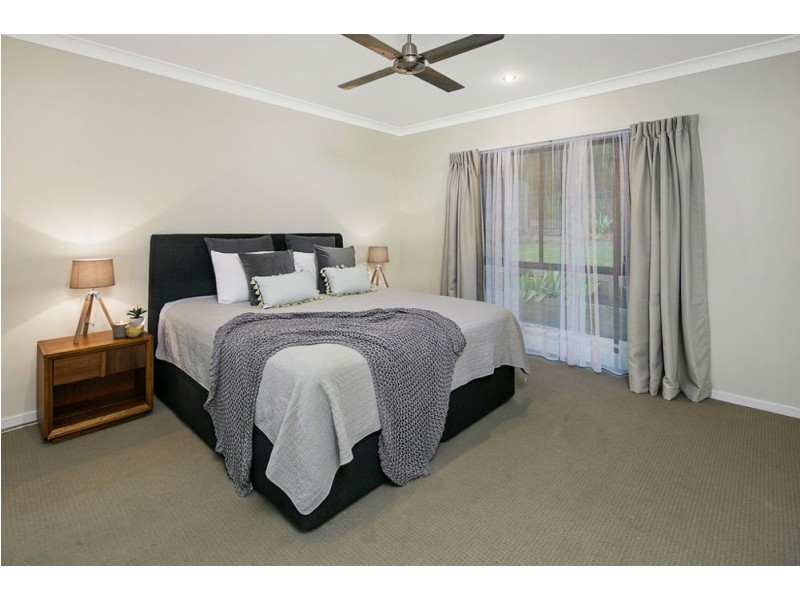 27 Bridgewater Pl, Lota QLD 4179