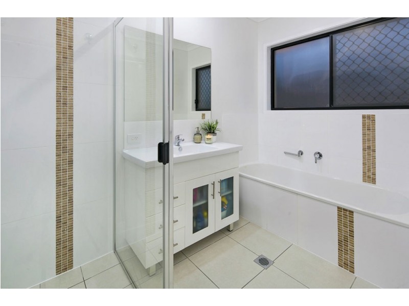 27 Bridgewater Pl, Lota QLD 4179