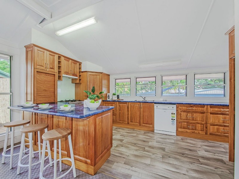 36 Madgwick Street, Wynnum QLD 4178