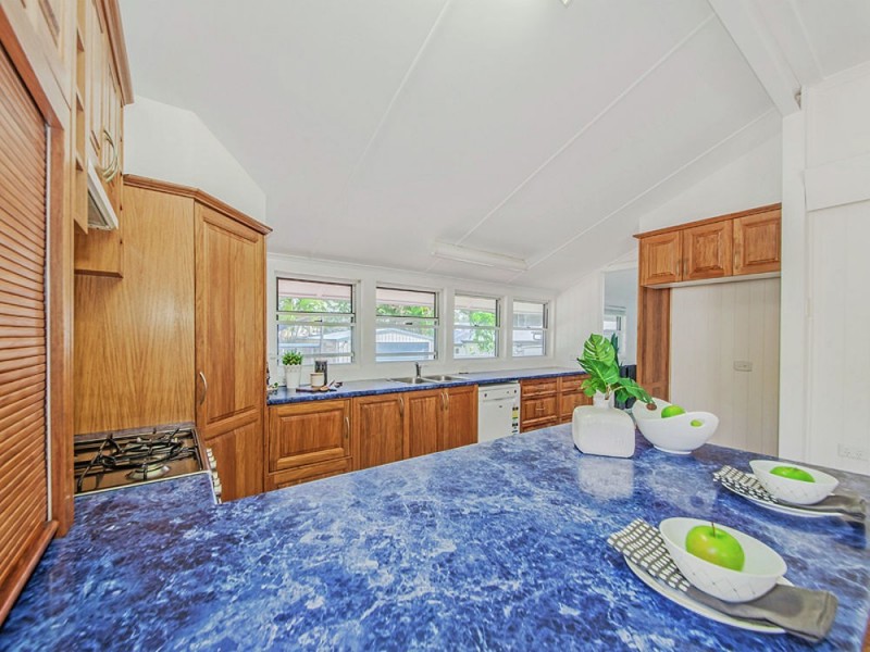 36 Madgwick Street, Wynnum QLD 4178