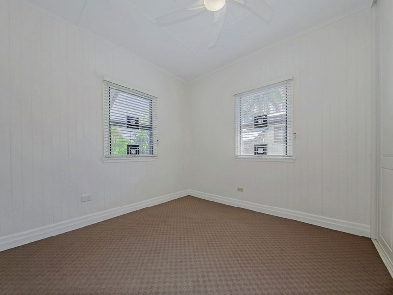 36 Madgwick Street, Wynnum QLD 4178