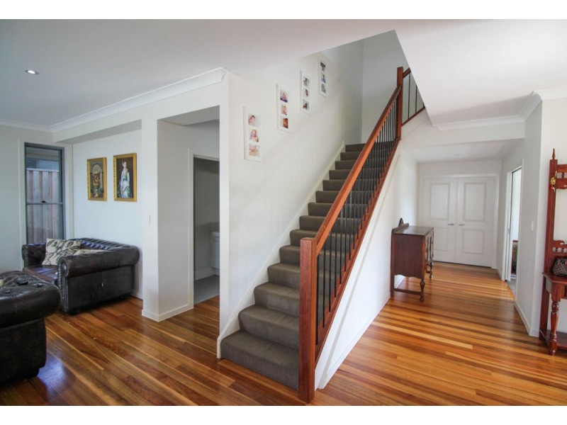 1 Freesia Court, Gumdale QLD 4154