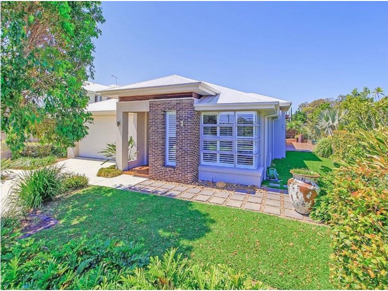 18 Clive Road, Birkdale QLD 4159