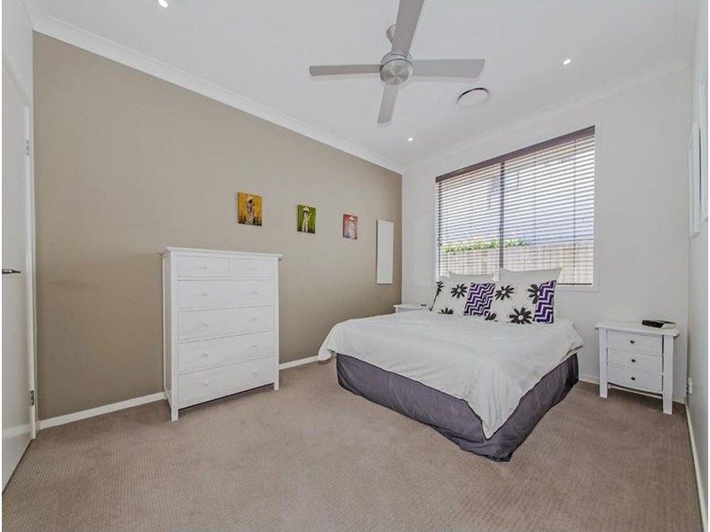 18 Clive Road, Birkdale QLD 4159