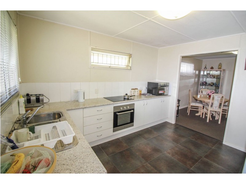 166 Randall Rd, Wynnum West QLD 4178